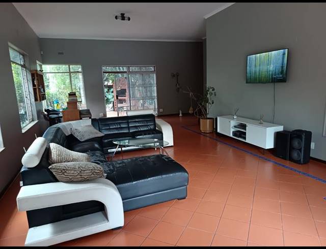 4 BEDROOM PROPERTY TO RENT IN KEW